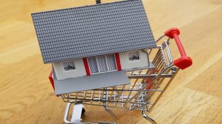 無職世帯の家賃支払い比率に見る地域差と今後の課題・動向分析