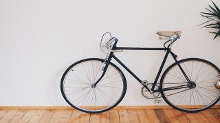 勤労世帯の自転車購入支出の動向と都市間・世代間の違いを徹底分析