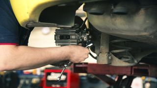 無職世帯の自動車維持費、都市別で最大2倍の差と今後の課題