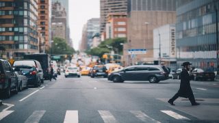 南北アメリカの経常収支（GDP比）の変動要因と地域別の構造的課題