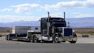 南北アメリカの製造品輸入変化率と経済構造の関係を徹底分析