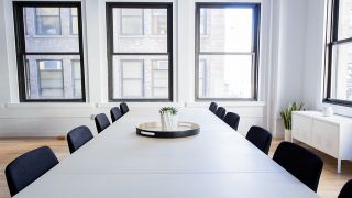 机･いす支出の世帯別傾向と今後の見通し｜人数・就業者数で大差