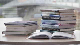 奈良市が書籍支出で全国1位！読書習慣の地域差を徹底分析