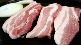 豚肉支出ランキング2025年｜京都・相模原で消費が急増中