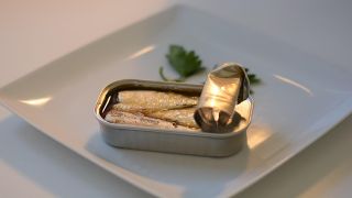 魚介の缶詰支出ランキング｜新潟・那覇・東北地域で高まる需要傾向