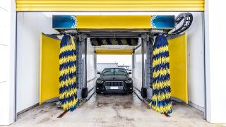 洗車代の価格動向と都市別比較：価格上昇の要因と地域差を解説