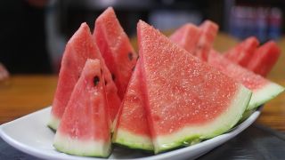 スイカの支出額ランキング｜甲府・津・鹿児島で春から消費拡大