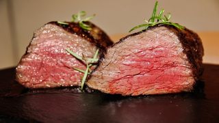 2025年輸入牛肉の小売価格動向｜地域差と今後の価格見通し解説